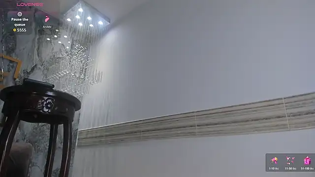 Snapshot of Sophi_Johnson chatting on 25, 6, 2026 Sophi Johnson online show from 25, 6, 2026