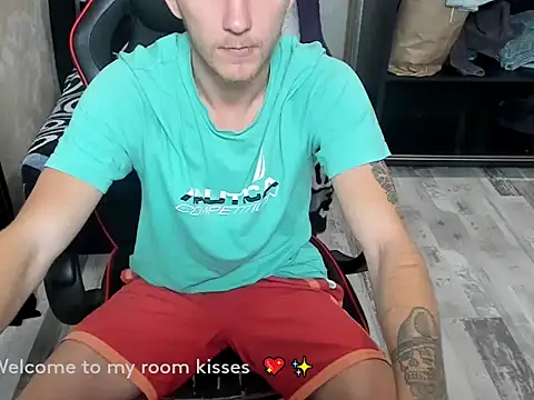 Snapshot of HugeDickFuck chatting on 28, 10, 2025 HugeDickFuck online show from 28, 10, 2025