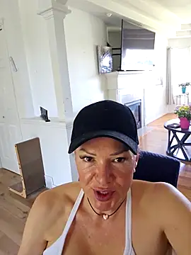 Sugarloveless online show from 9, 4, 2026