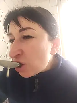 Snapshot of Funny_Karina chatting on 2, 11, 2025 Funny Karina online show from 2, 11, 2025