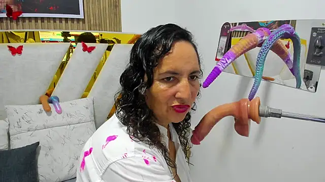 Luna Naughty1 online show from 20, 5, 2026