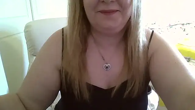 Snapshot of arianamodel4you chatting on 6, 11, 2025 arianamodel4you online show from 6, 11, 2025