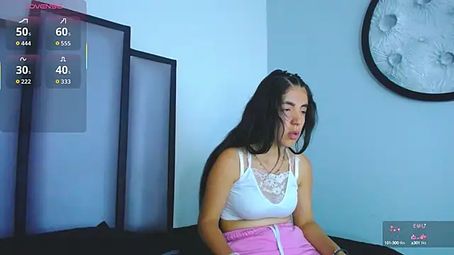 Snapshot of Lucy-23 chatting on 9, 10, 2025 Lucy-23 online show from 9, 10, 2025