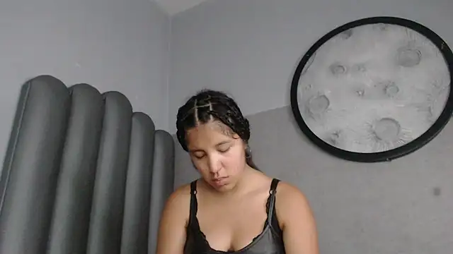 Lucy-23 online show from 19, 4, 2026