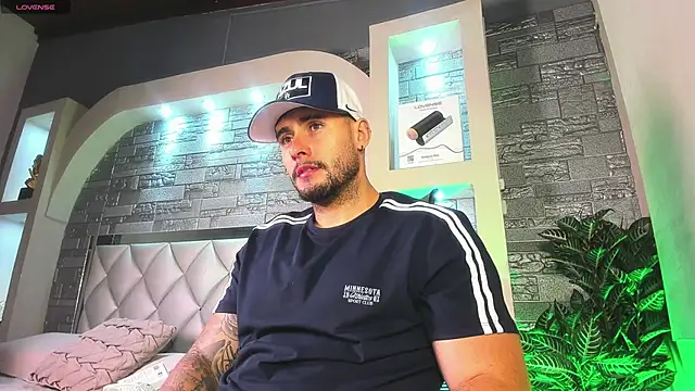 Snapshot of dominic_de_luca chatting on 10, 10, 2025 dominic de luca online show from 10, 10, 2025