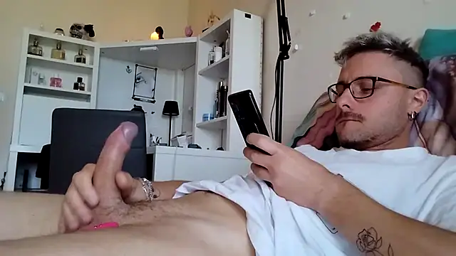 ilovechub112 online show from 3, 10, 2025
