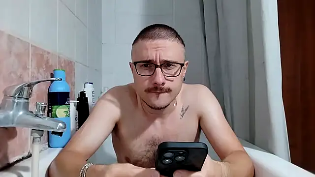 ilovechub112 online show from 5, 10, 2025