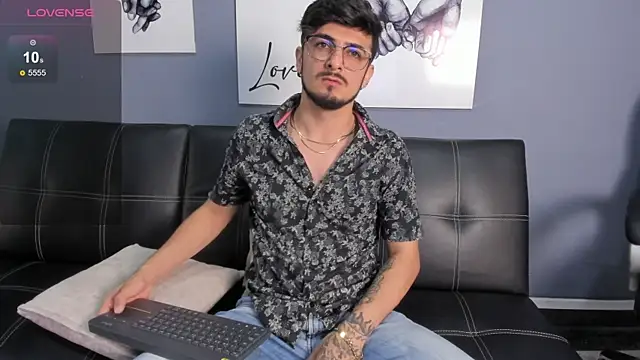 AaronFuentes7 online show from 12, 9, 2025