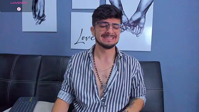 AaronFuentes7 online show from 10, 9, 2025