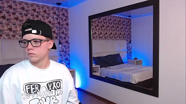 Snapshot of SpencerMontgomery chatting on 22, 10, 2025 SpencerMontgomery online show from 22, 10, 2025