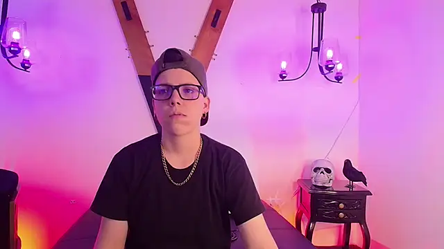 Snapshot of SpencerMontgomery chatting on 25, 11, 2025 SpencerMontgomery online show from 25, 11, 2025