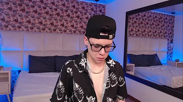 Snapshot of SpencerMontgomery chatting on 19, 10, 2025 SpencerMontgomery online show from 19, 10, 2025