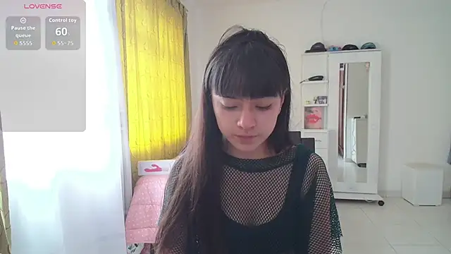 Snapshot of violetta_blackk chatting on 25, 9, 2025 violetta blackk online show from 25, 9, 2025
