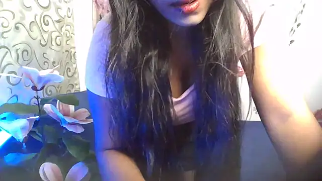 Snapshot of LustInLips chatting on 9, 5, 2026 LustInLips online show from 9, 5, 2026