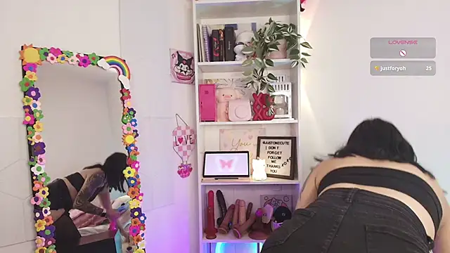 justonecute online show from 21, 4, 2026