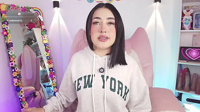 justonecute online show from 7, 4, 2026