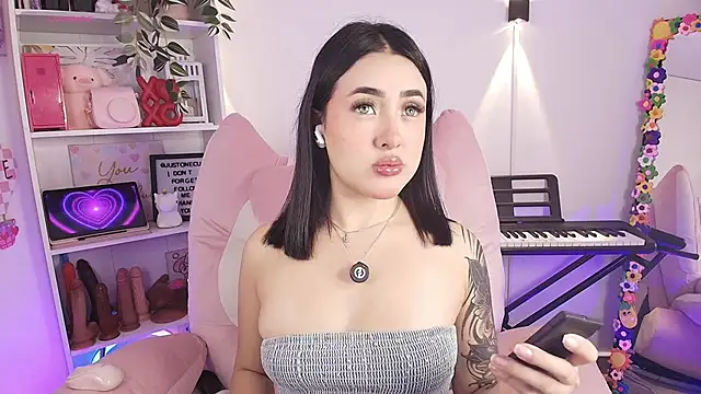 justonecute online show from 18, 4, 2026