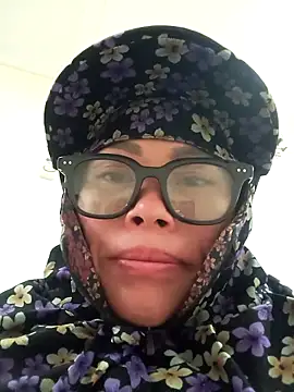 CoMay003 online show from 26, 11, 2025