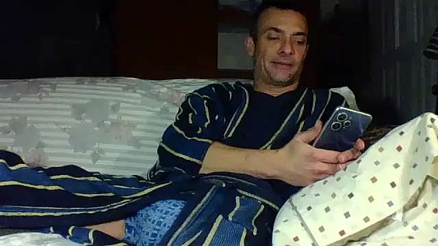 Snapshot of dicinyou80 chatting on 15, 1, 2026 dicinyou80 online show from 15, 1, 2026