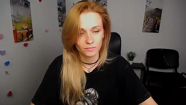 Snapshot of PeppyMia chatting on 25, 11, 2025 PeppyMia online show from 25, 11, 2025