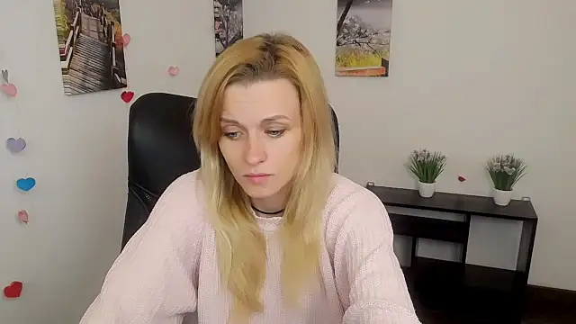 Snapshot of PeppyMia chatting on 12, 10, 2025 PeppyMia online show from 12, 10, 2025