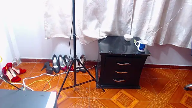 Aliizz ds online show from 1, 12, 2025