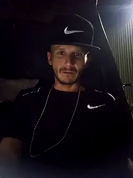 Romance32 online show from 6, 11, 2025