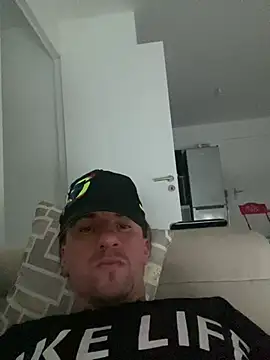 Snapshot of mikacapoupa chatting on 22, 3, 2026 mikacapoupa online show from 22, 3, 2026
