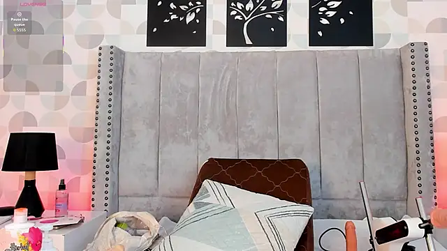 cristhi esterling online show from 24, 10, 2025