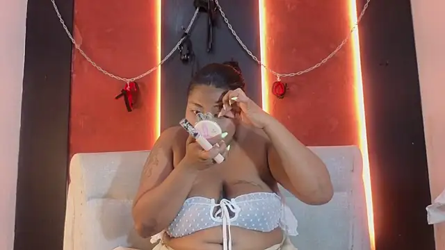 Cristal hott1 online show from 8, 4, 2026