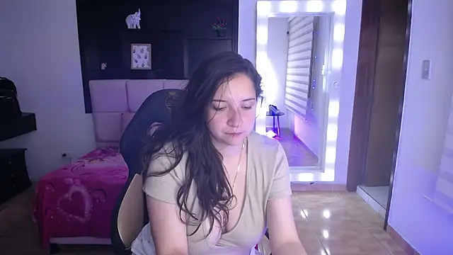 Agatha bellucci  online show from 3, 12, 2025