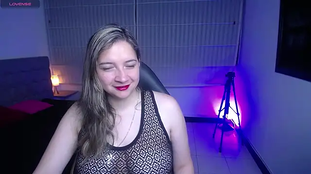 Agatha bellucci  online show from 22, 12, 2025