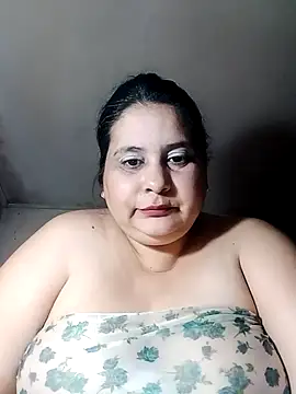 Snapshot of Ayma1983 chatting on 4, 11, 2025 Ayma1983 online show from 4, 11, 2025