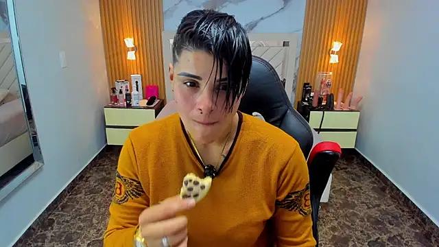 KAROLLJONES1 online show from 5, 2, 2026