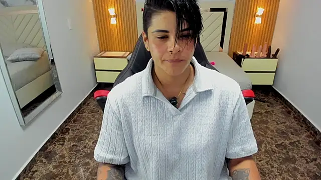 KAROLLJONES1 online show from 8, 4, 2026