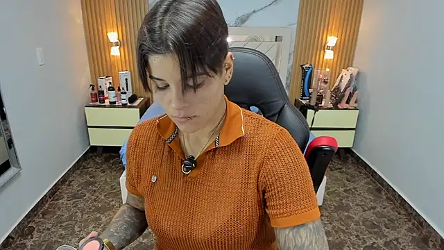 KAROLLJONES1 online show from 10, 11, 2025