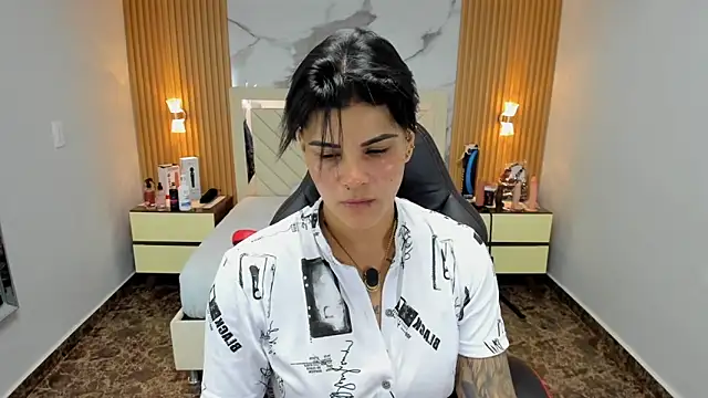 KAROLLJONES1 online show from 11, 1, 2026