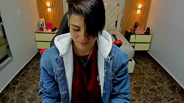 KAROLLJONES1 online show from 6, 2, 2026