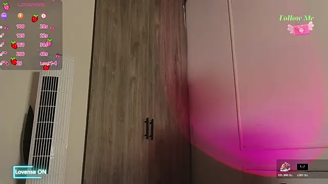 Snapshot of Ice_Princess_ chatting on 4, 11, 2025 Ice Princess online show from 4, 11, 2025