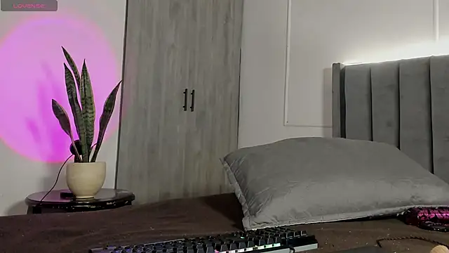 Snapshot of Ice_Princess_ chatting on 11, 10, 2025 Ice Princess online show from 11, 10, 2025