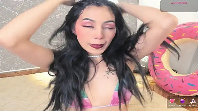 Miss Charlottet online show from 2, 12, 2025