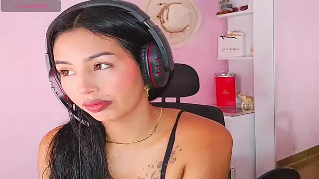 Miss Charlottet online show from 8, 7, 2026