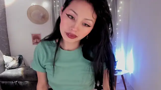 Miss Charlottet online show from 28, 11, 2025