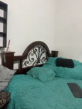 Snapshot of ALMAWHITE chatting on 8, 11, 2025 ALMAWHITE online show from 8, 11, 2025