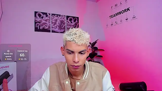 Room 69x online show from 20, 12, 2025