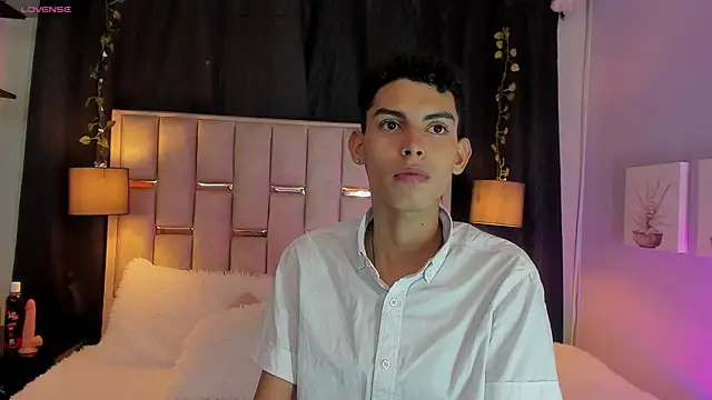 Room 69x online show from 25, 11, 2025