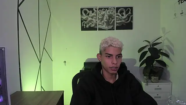 Room 69x online show from 18, 12, 2025