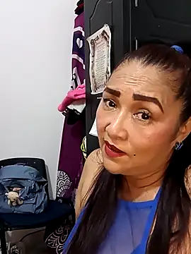 Snapshot of linda_luna29 chatting on 4, 10, 2025 linda luna29 online show from 4, 10, 2025