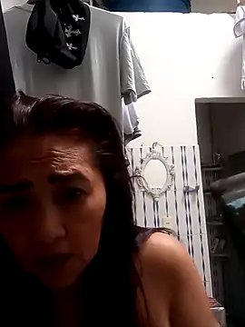 Snapshot of linda_luna29 chatting on 28, 9, 2025 linda luna29 online show from 28, 9, 2025