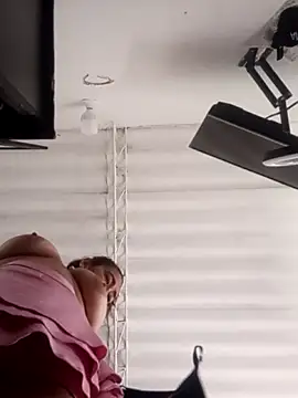 linda luna29 online show from 25, 10, 2025